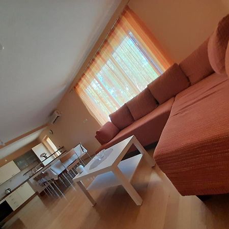 Holiday Home Anita Unesic Exterior photo