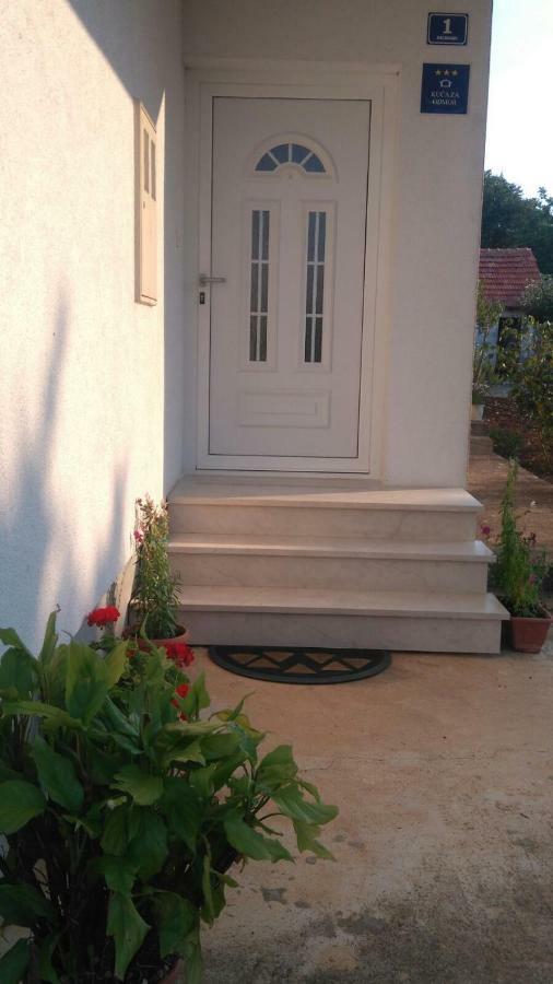 Holiday Home Anita Unesic Exterior photo