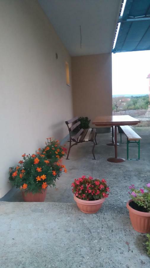 Holiday Home Anita Unesic Exterior photo