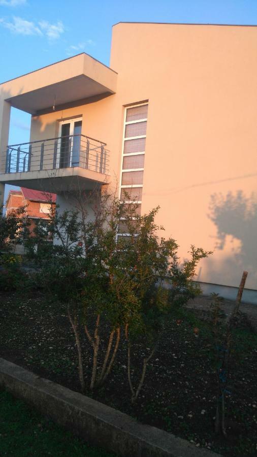 Holiday Home Anita Unesic Exterior photo